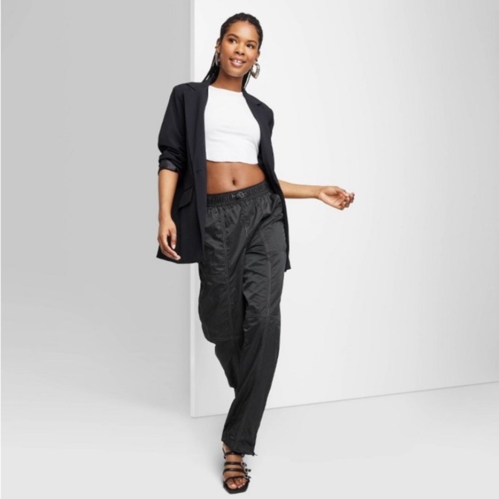 Wild fable High-rise parachute pants in black M